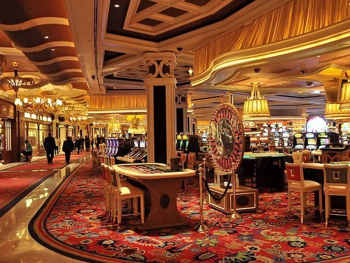 บรรยากาศโต๊ะเกมคาสิโนสำหรับการเลือกหมวดใน pay69